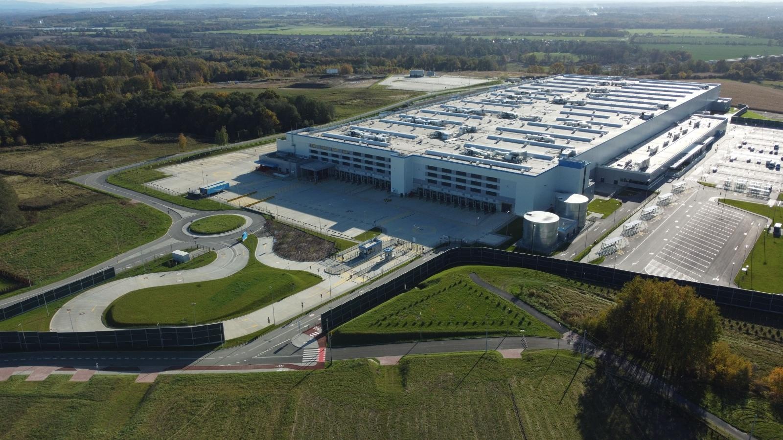 Zdjęcie w galerii na portalu naszwodzislaw.com: Amazon uruchomił w Gorzyczkach 11. centrum logistyczne w Polsce wiadomości z regionu