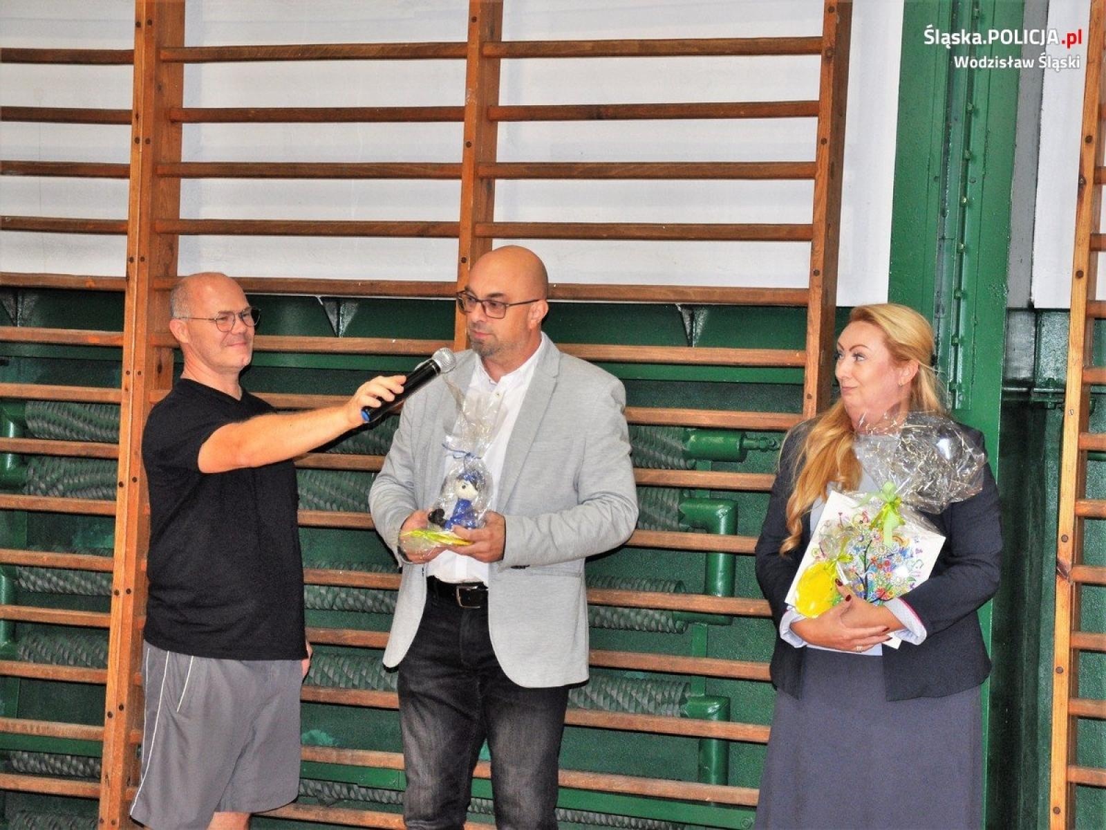 Zdjęcie w galerii na portalu naszwodzislaw.com: Integracyjny mecz z udziałem wodzisławskich policjantów wiadomości z regionu