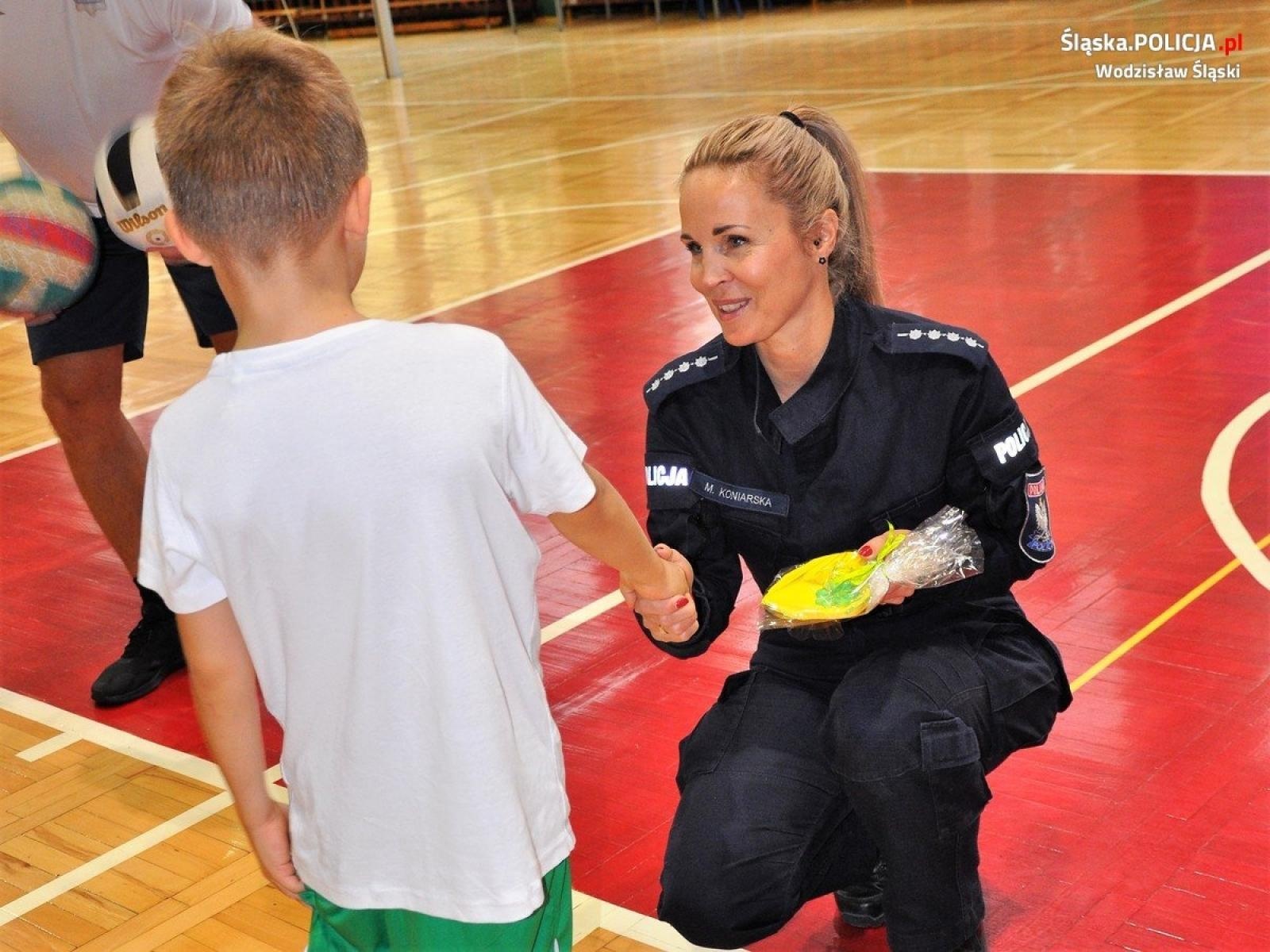 Zdjęcie w galerii na portalu naszwodzislaw.com: Integracyjny mecz z udziałem wodzisławskich policjantów wiadomości z regionu