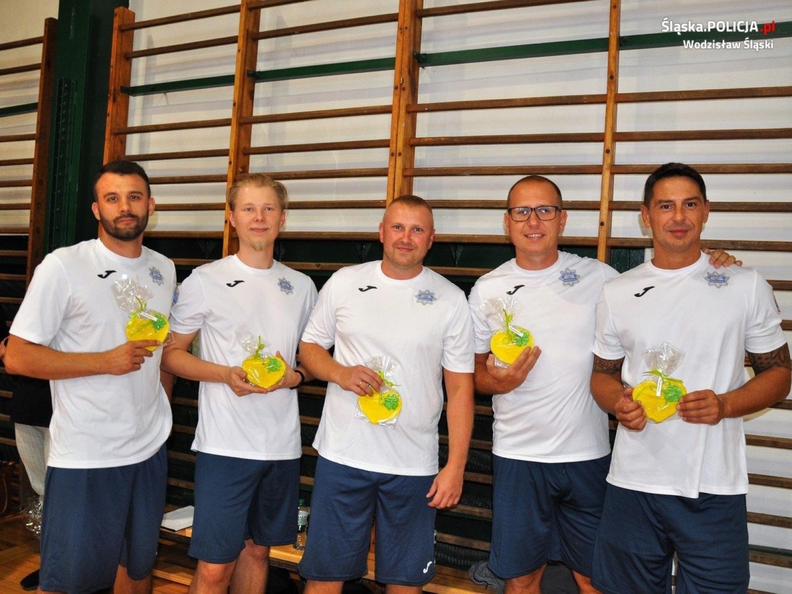 Zdjęcie w galerii na portalu naszwodzislaw.com: Integracyjny mecz z udziałem wodzisławskich policjantów wiadomości z regionu