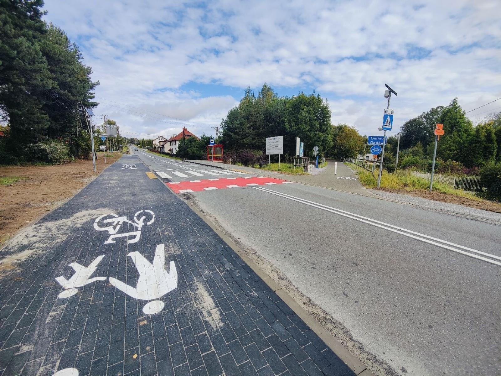 Zdjęcie w galerii na portalu naszwodzislaw.com: Przejazd dla rowerzystów w Godowie już gotowy wiadomości z regionu