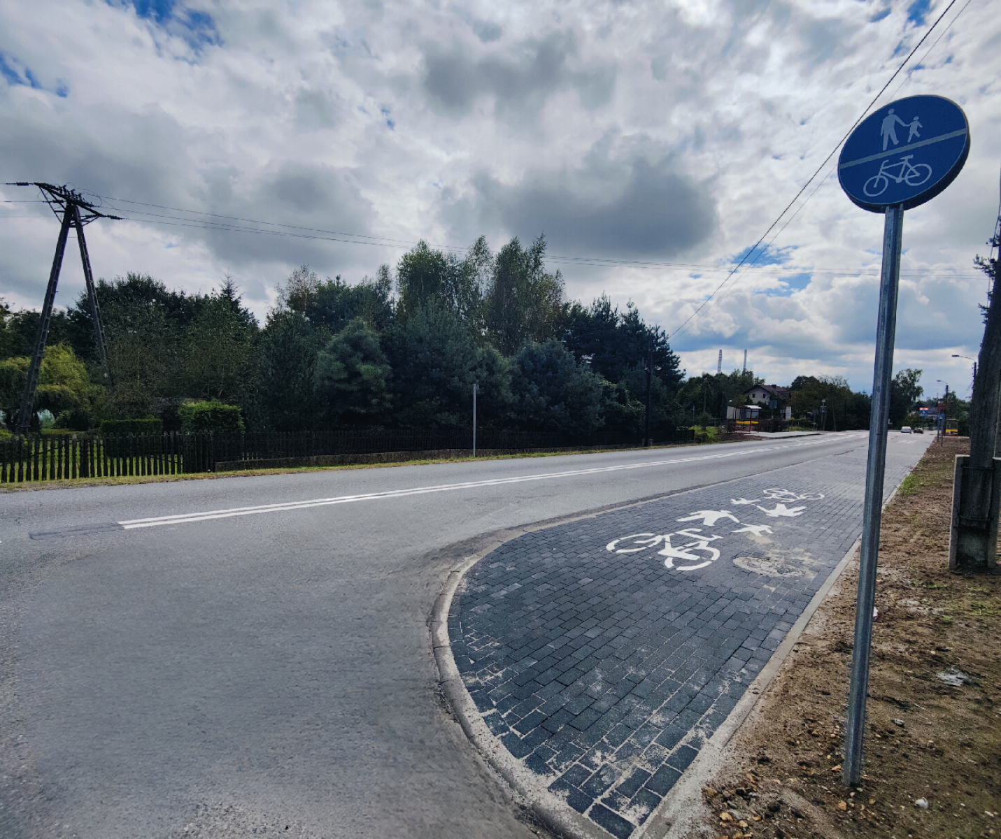 Zdjęcie w galerii na portalu naszwodzislaw.com: Przejazd dla rowerzystów w Godowie już gotowy wiadomości z regionu