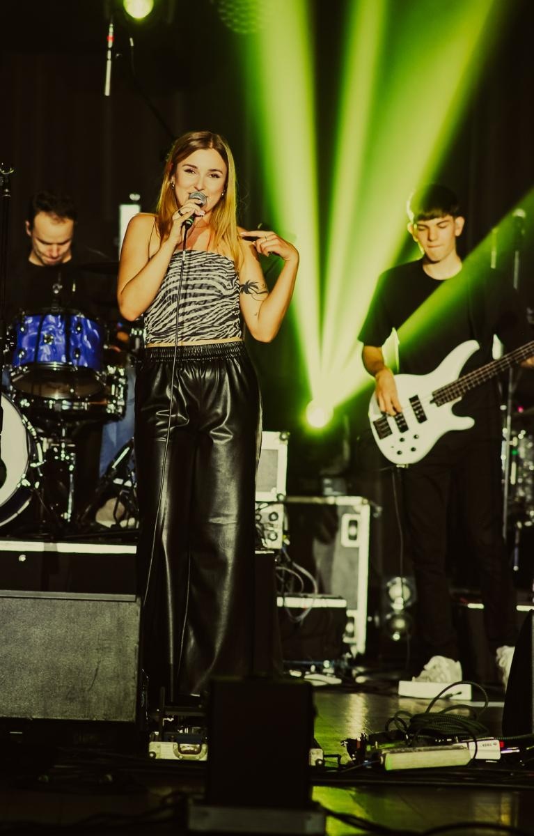 Zdjęcie w galerii na portalu naszwodzislaw.com: WyRÓŻniamy się - to już finał wiadomości z regionu