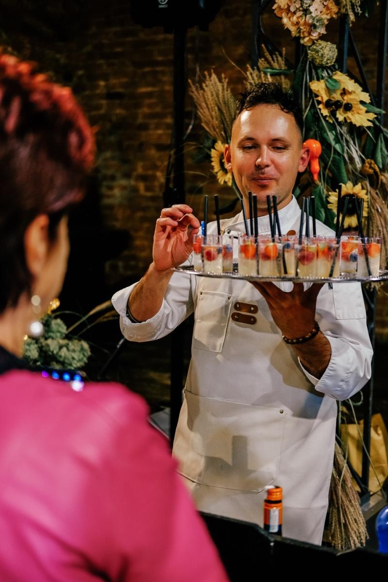 Zdjęcie w galerii na portalu naszwodzislaw.com: WyRÓŻniamy się - to już finał wiadomości z regionu