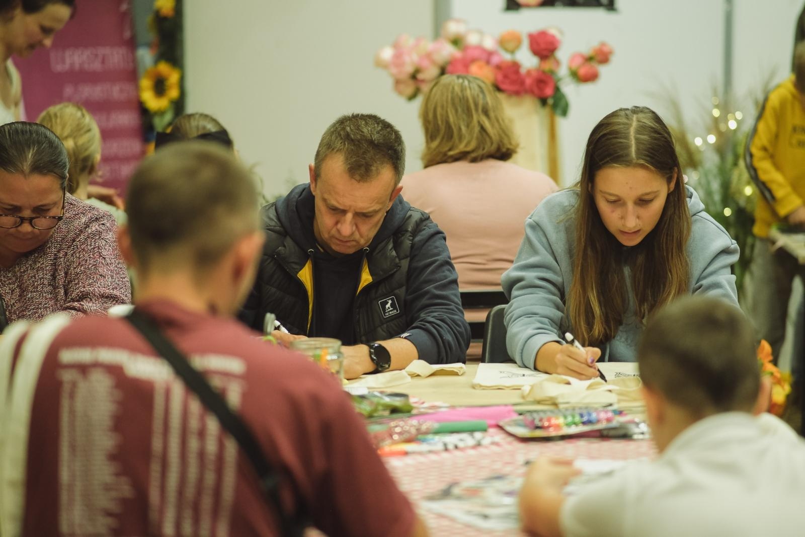 Zdjęcie w galerii na portalu naszwodzislaw.com: WyRÓŻniamy się - to już finał wiadomości z regionu