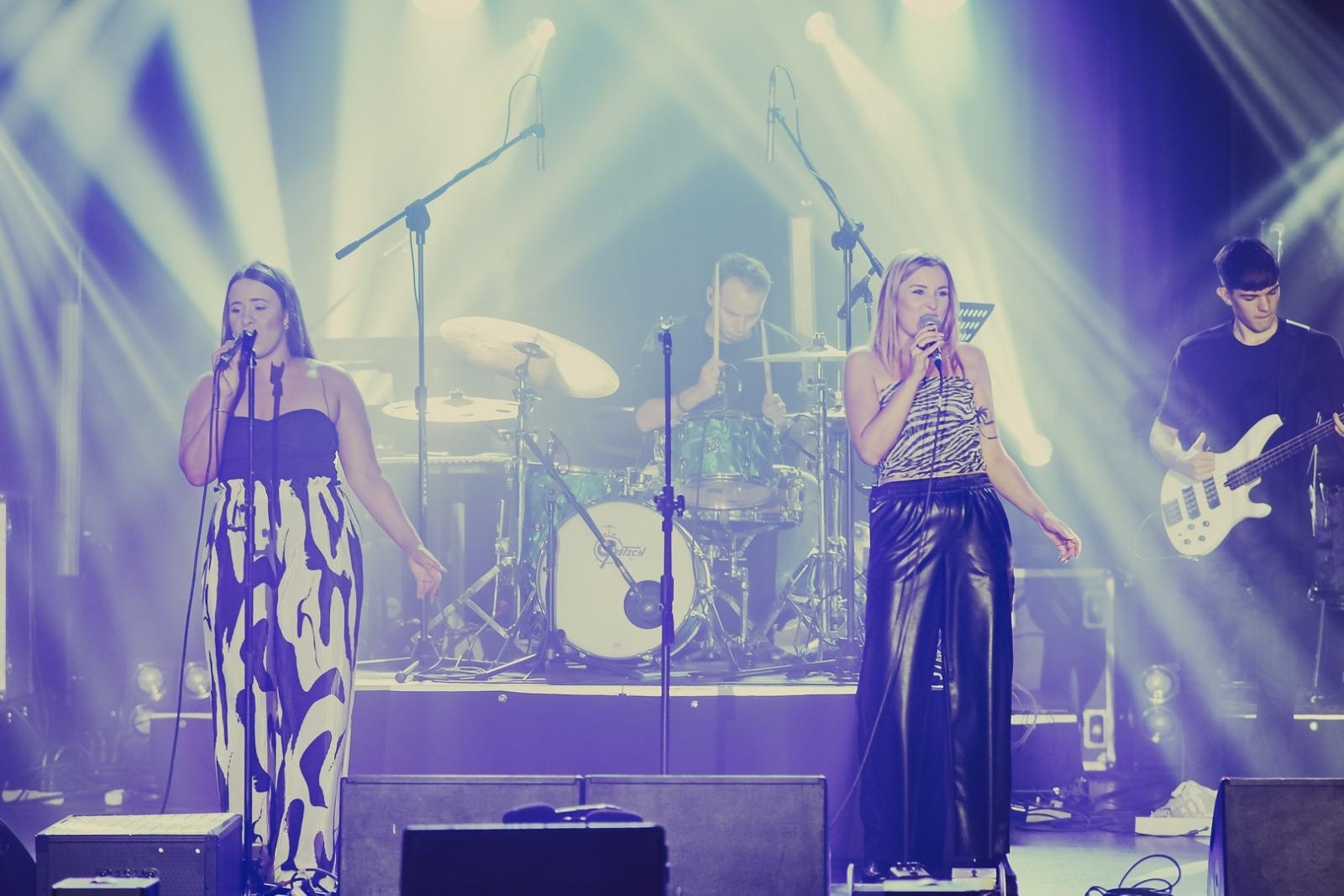 Zdjęcie w galerii na portalu naszwodzislaw.com: WyRÓŻniamy się - to już finał wiadomości z regionu