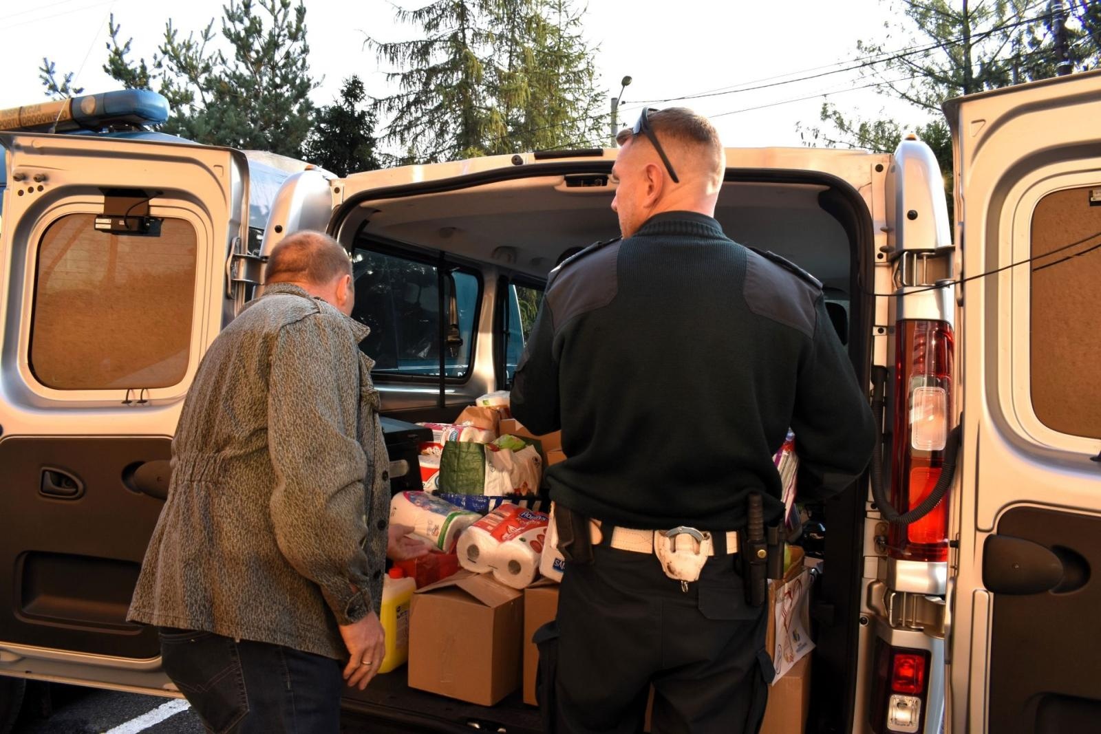 Zdjęcie w galerii na portalu naszwodzislaw.com: Pierwszy transport pomocy dla powodzian wyruszył w trasę wiadomości z regionu