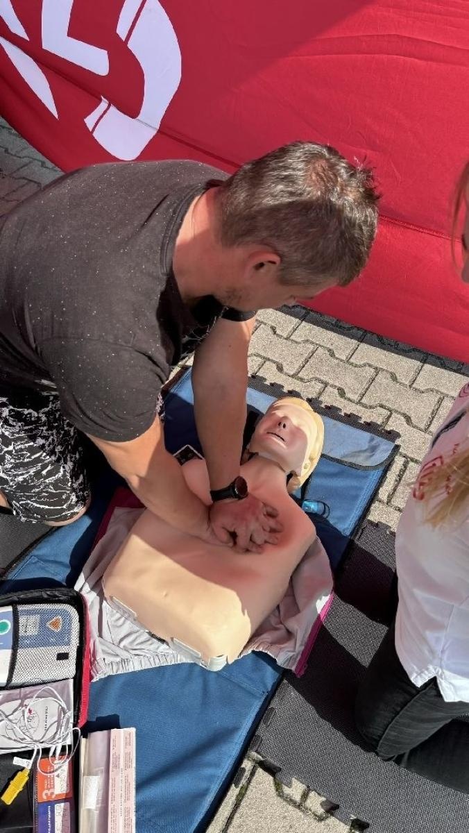 Zdjęcie w galerii na portalu naszwodzislaw.com: Kurs pierwszej pomocy zamiast mandatu, czyli Road Safety Days po raz czwarty w powiecie wodzisławskim wiadomości z regionu