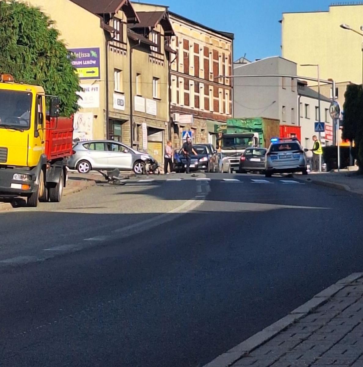 Zdjęcie w galerii na portalu naszwodzislaw.com: Kolizja osobówki i dostawczaka w Pszowie wiadomości z regionu