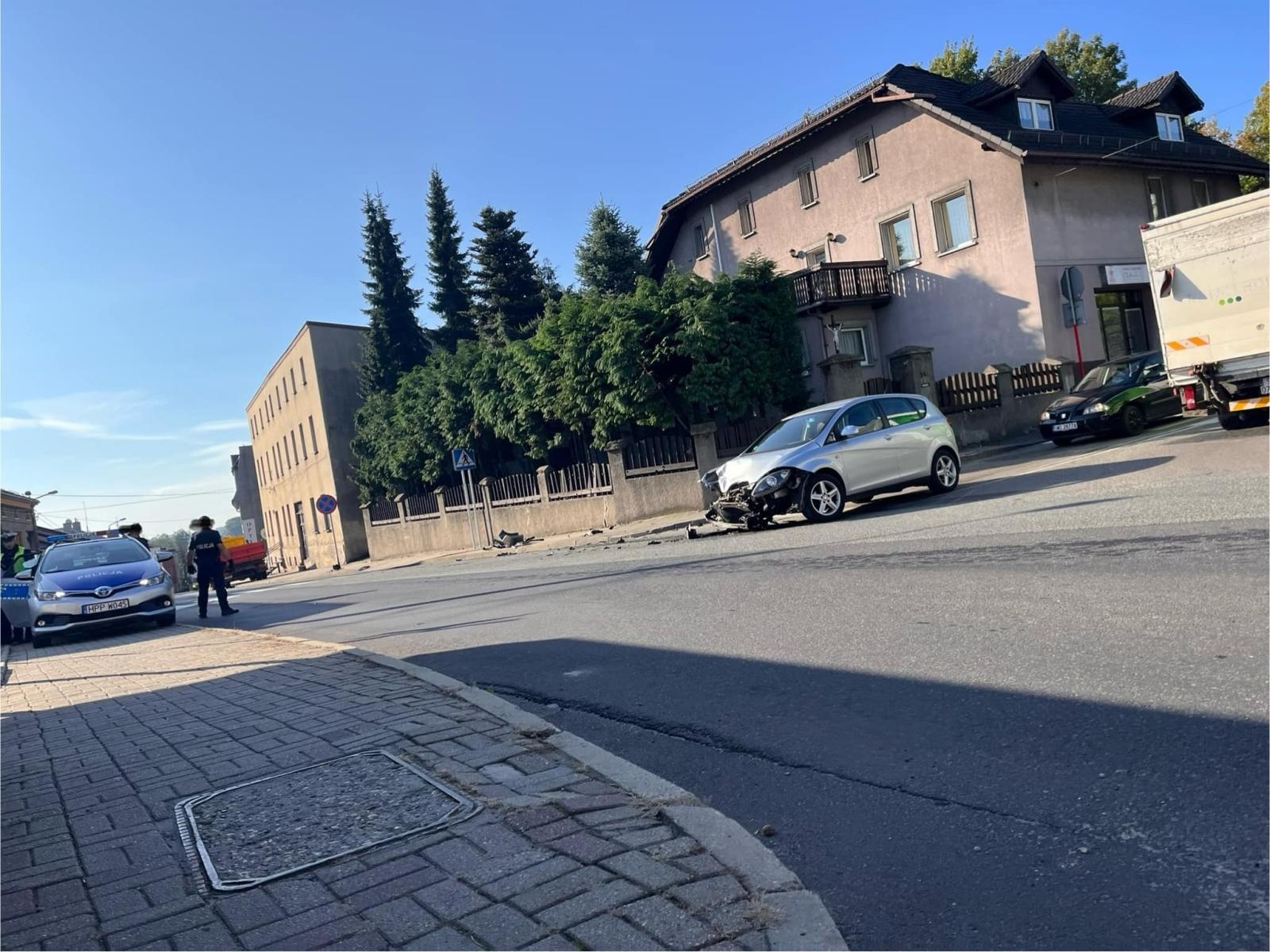 Zdjęcie w galerii na portalu naszwodzislaw.com: Kolizja osobówki i dostawczaka w Pszowie wiadomości z regionu