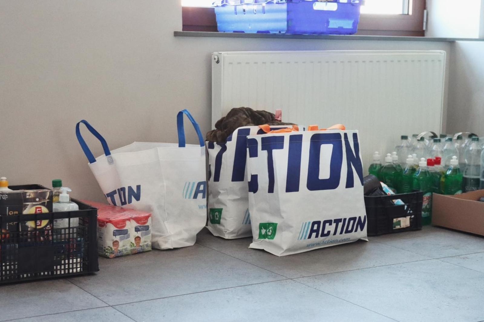 Zdjęcie w galerii na portalu naszwodzislaw.com: Pierwszy transport darów dla powodzian wyruszył z wodzisławskiego dworca wiadomości z regionu