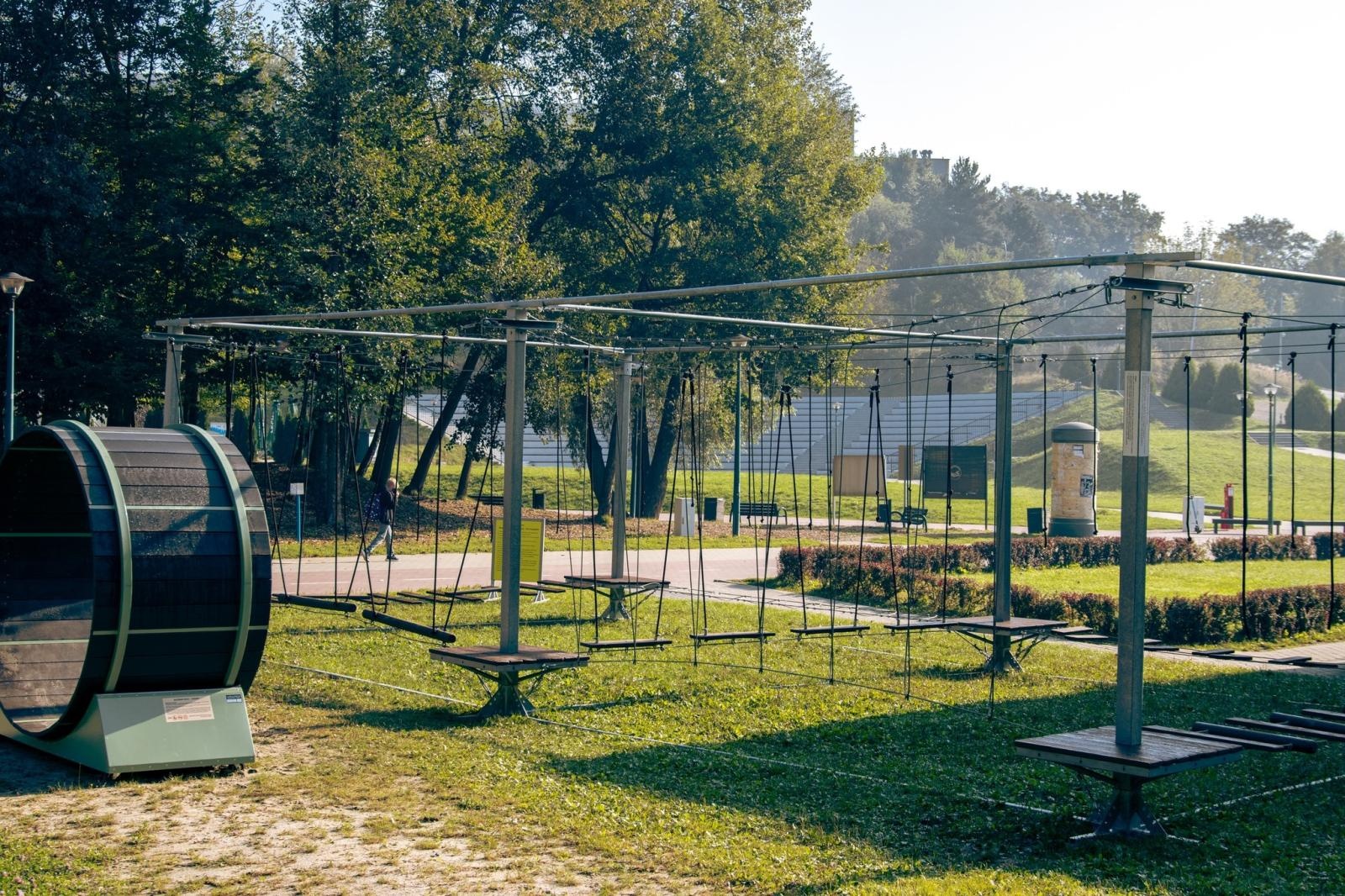 Zdjęcie w galerii na portalu naszwodzislaw.com: Skorzystaj z samoobsługowego parku linowego na Trzech Wzgórzach [FOTO] wiadomości z regionu