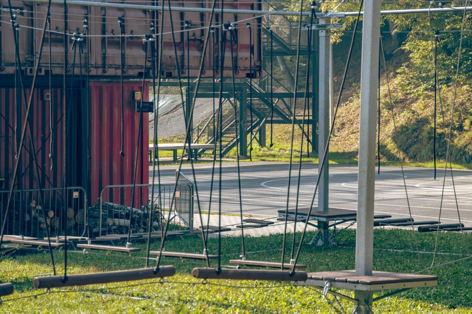 Zdjęcie w galerii na portalu naszwodzislaw.com: Skorzystaj z samoobsługowego parku linowego na Trzech Wzgórzach [FOTO] wiadomości z regionu
