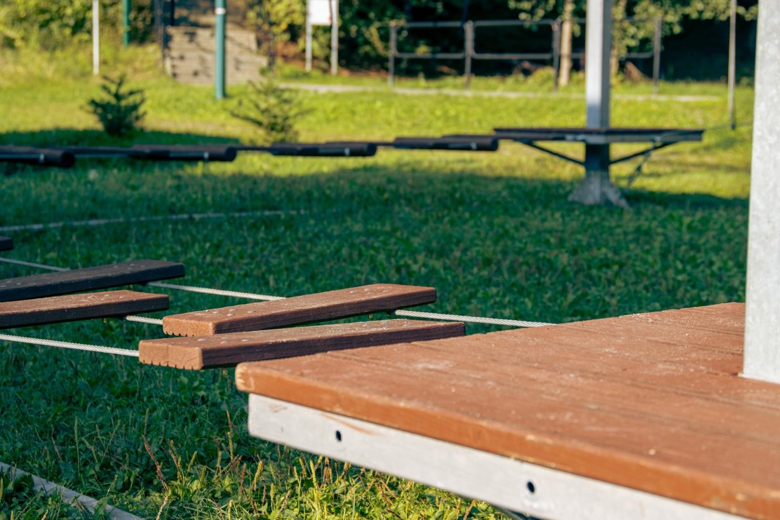 Zdjęcie w galerii na portalu naszwodzislaw.com: Skorzystaj z samoobsługowego parku linowego na Trzech Wzgórzach [FOTO] wiadomości z regionu