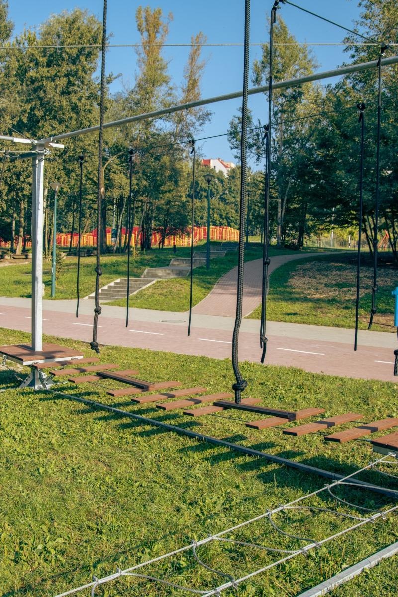 Zdjęcie w galerii na portalu naszwodzislaw.com: Skorzystaj z samoobsługowego parku linowego na Trzech Wzgórzach [FOTO] wiadomości z regionu