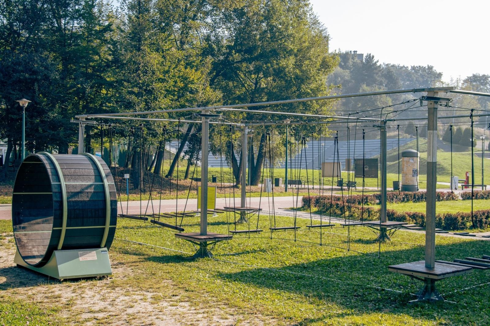 Zdjęcie w galerii na portalu naszwodzislaw.com: Skorzystaj z samoobsługowego parku linowego na Trzech Wzgórzach [FOTO] wiadomości z regionu