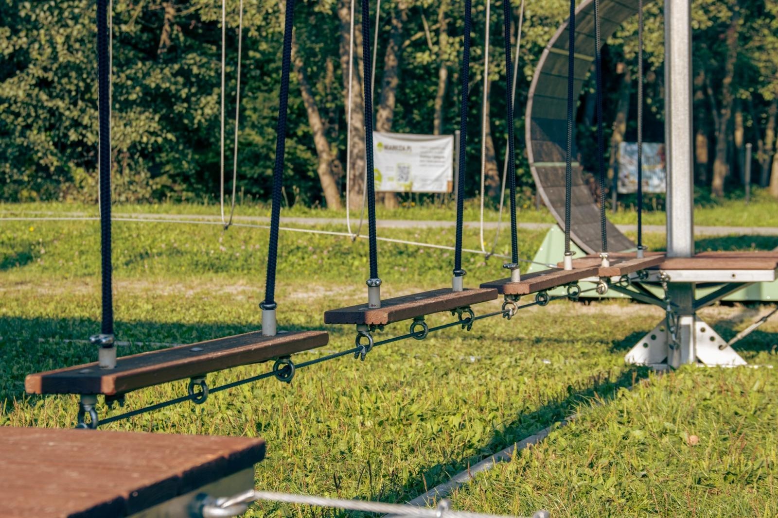 Zdjęcie w galerii na portalu naszwodzislaw.com: Skorzystaj z samoobsługowego parku linowego na Trzech Wzgórzach [FOTO] wiadomości z regionu