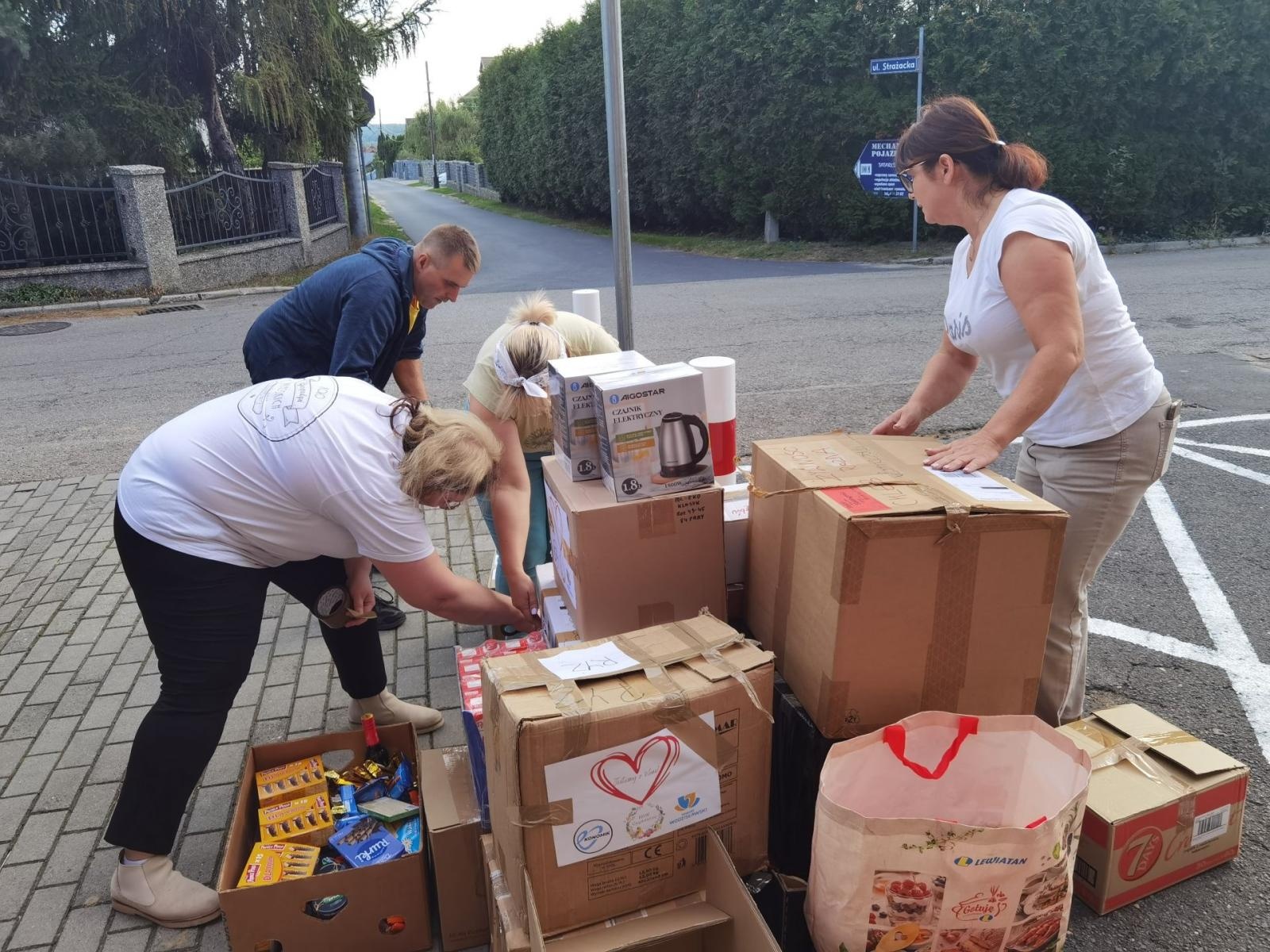 Zdjęcie w galerii na portalu naszwodzislaw.com: Kolejny transport pomocy dla powodzian wyruszył w trasę wiadomości z regionu