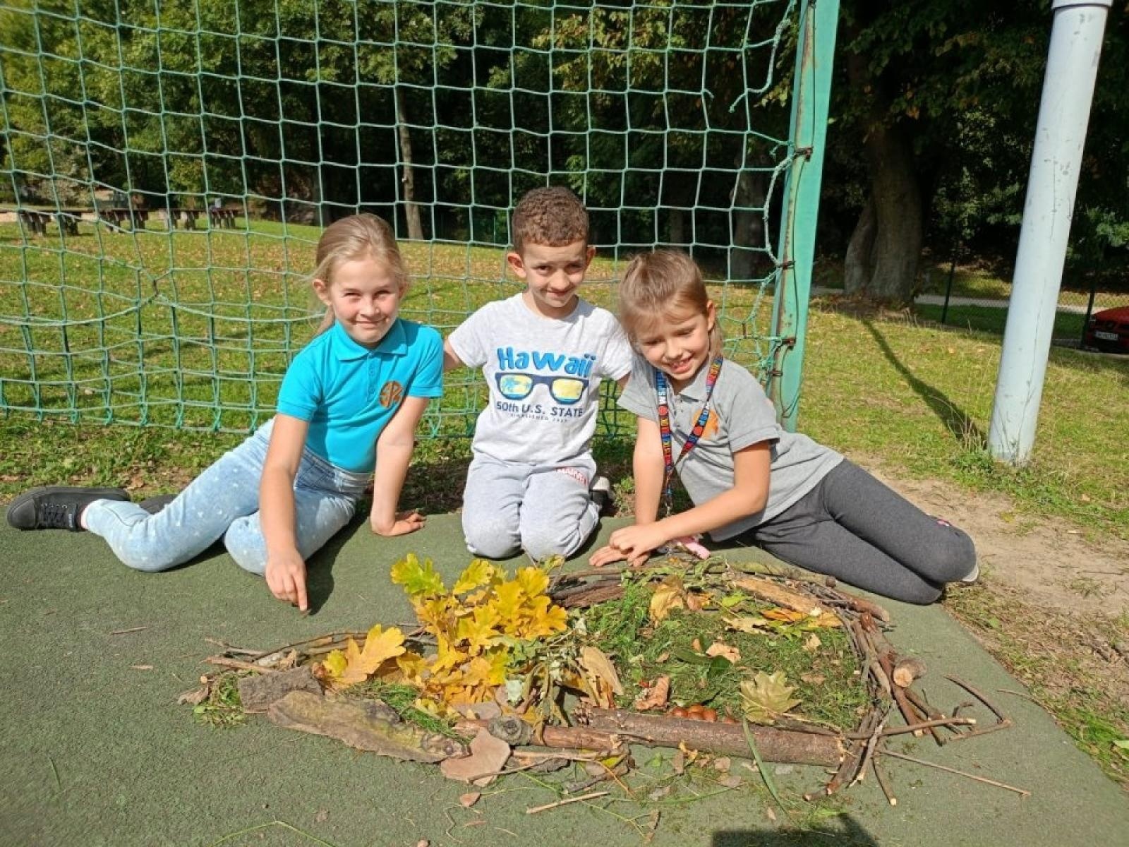 Zdjęcie w galerii na portalu naszwodzislaw.com: Zintegrowani w przyrodzie. Projekt w SP 4 w Rydułtowach wiadomości z regionu