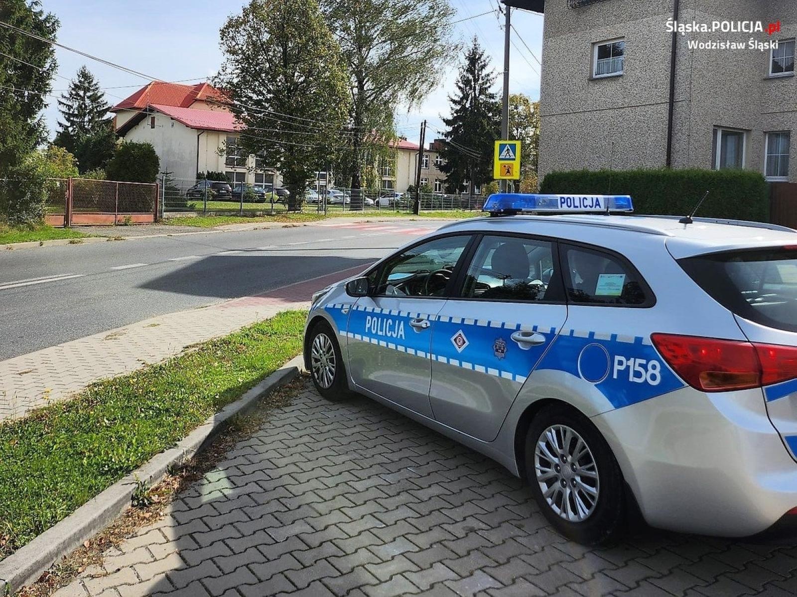 Zdjęcie w galerii na portalu naszwodzislaw.com: Kierowco, zwalniaj przy szkołach! wiadomości z regionu