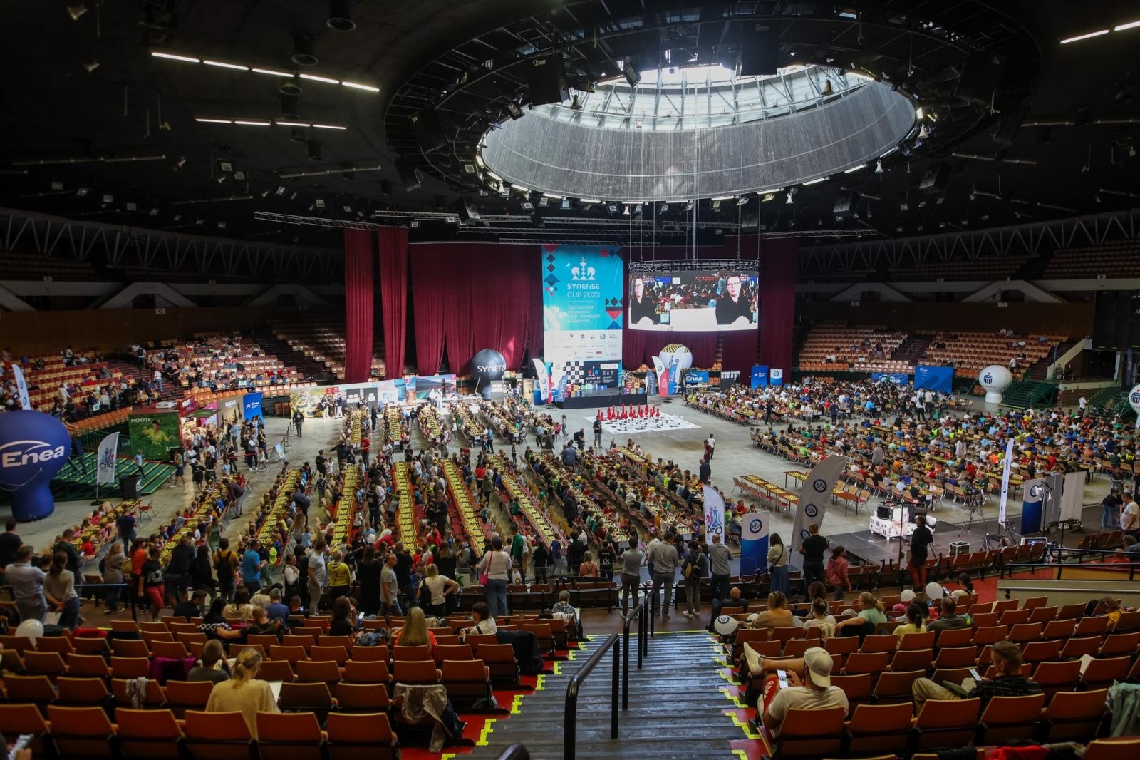 Zdjęcie w galerii na portalu naszwodzislaw.com: Tłumy młodych szachistów znów zawładną Spodkiem! Święto szachów w legendarnej hali wiadomości z regionu