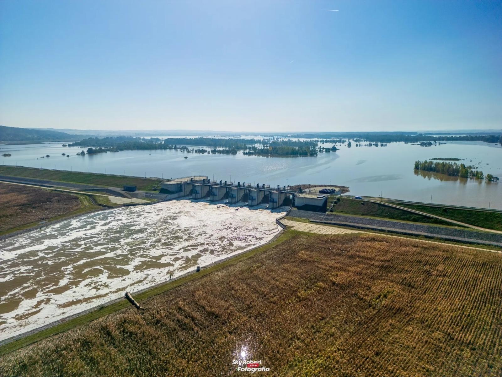 Zdjęcie w galerii na portalu naszwodzislaw.com: Zbiornik Racibórz zakończył pracę. Teraz czeka go przegląd wiadomości z regionu