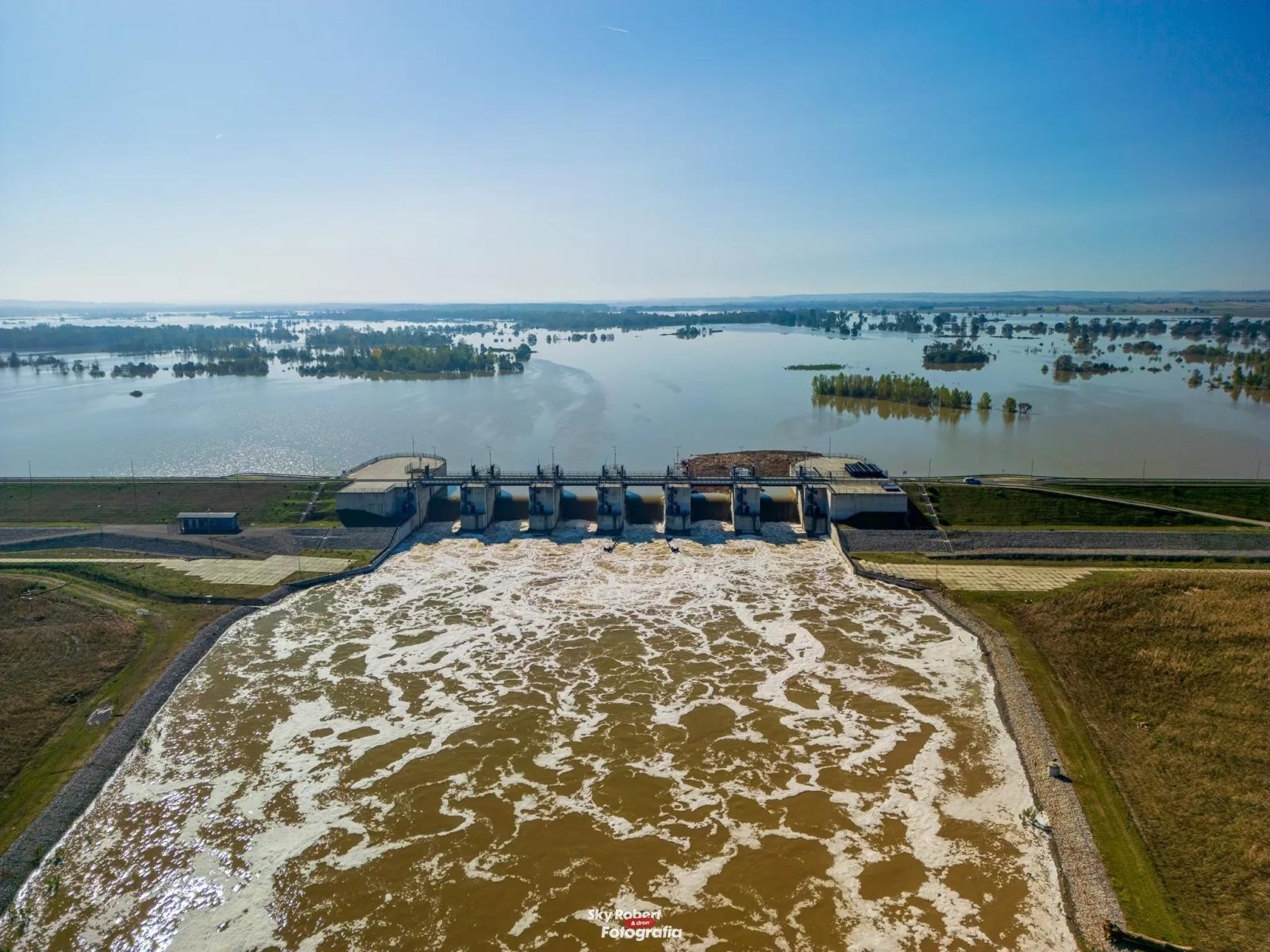 Zdjęcie w galerii na portalu naszwodzislaw.com: Zbiornik Racibórz zakończył pracę. Teraz czeka go przegląd wiadomości z regionu