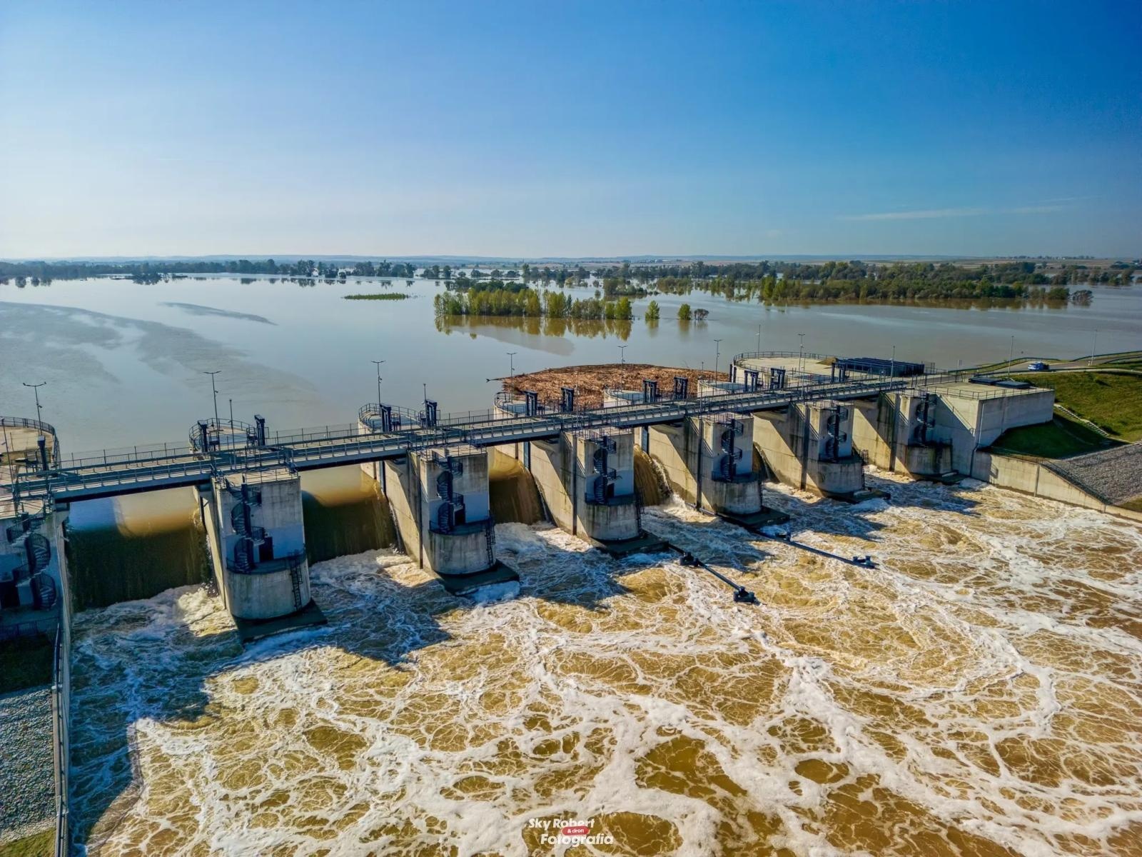 Zdjęcie w galerii na portalu naszwodzislaw.com: Zbiornik Racibórz zakończył pracę. Teraz czeka go przegląd wiadomości z regionu