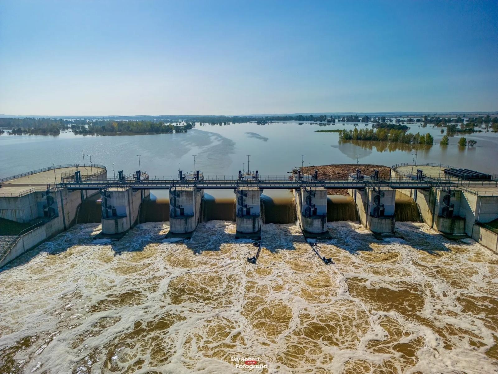 Zdjęcie w galerii na portalu naszwodzislaw.com: Zbiornik Racibórz zakończył pracę. Teraz czeka go przegląd wiadomości z regionu