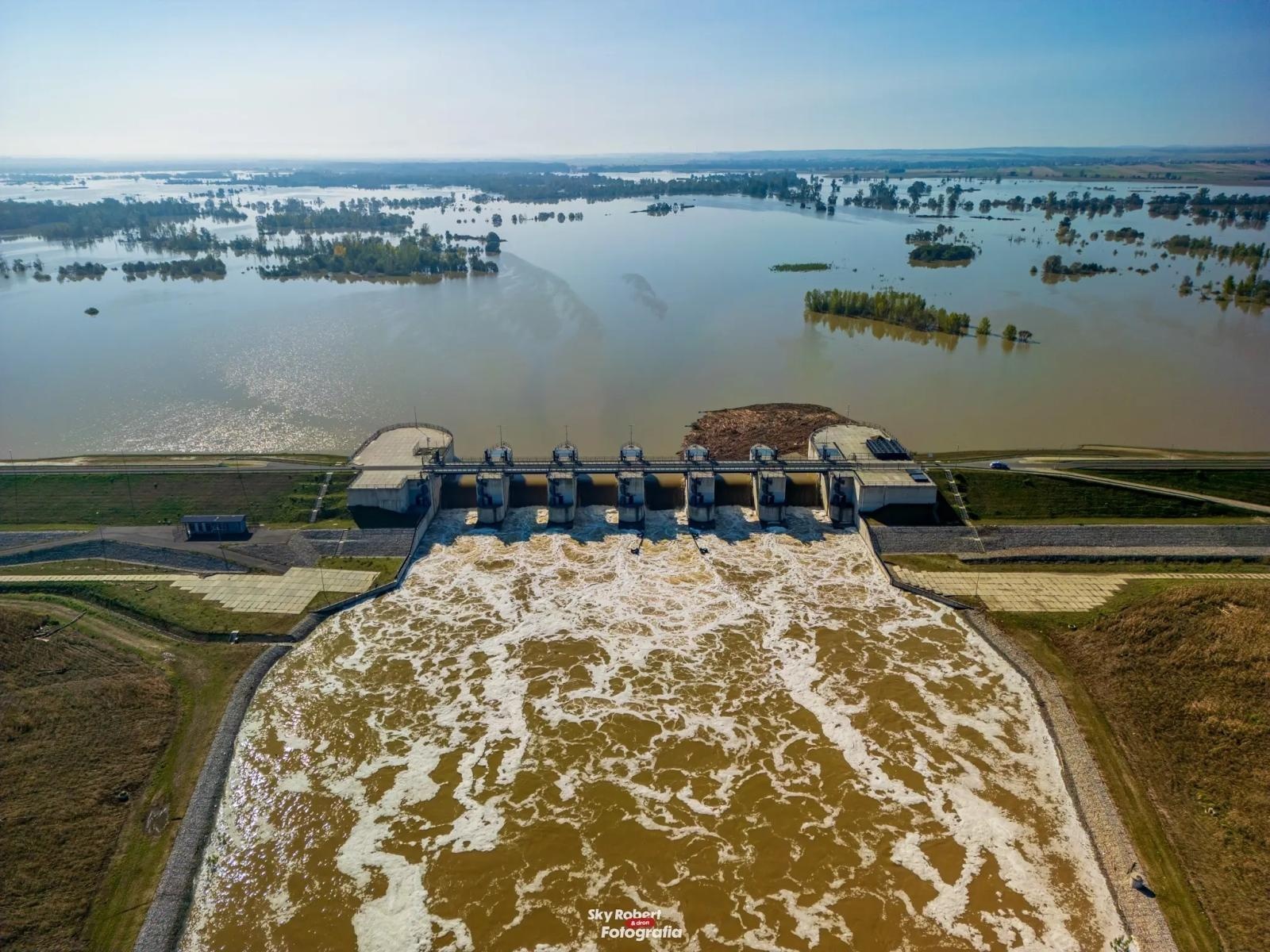 Zdjęcie w galerii na portalu naszwodzislaw.com: Zbiornik Racibórz zakończył pracę. Teraz czeka go przegląd wiadomości z regionu