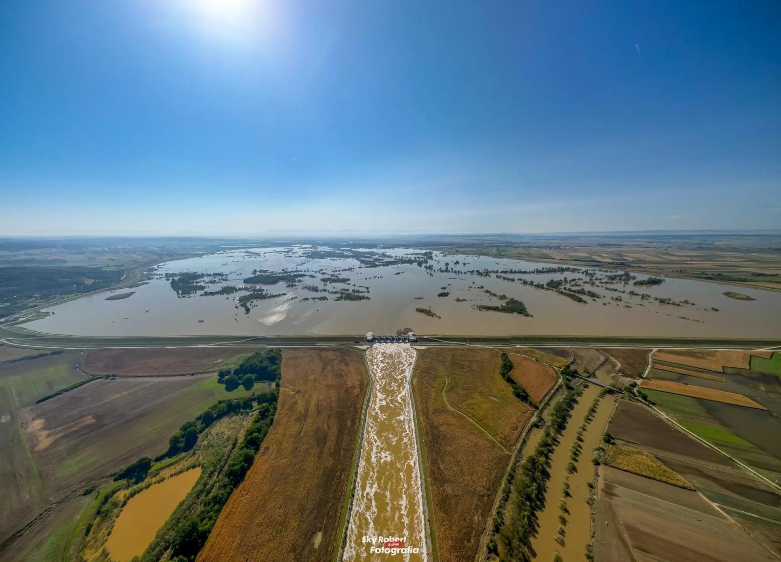 Zdjęcie w galerii na portalu naszwodzislaw.com: Zbiornik Racibórz zakończył pracę. Teraz czeka go przegląd wiadomości z regionu