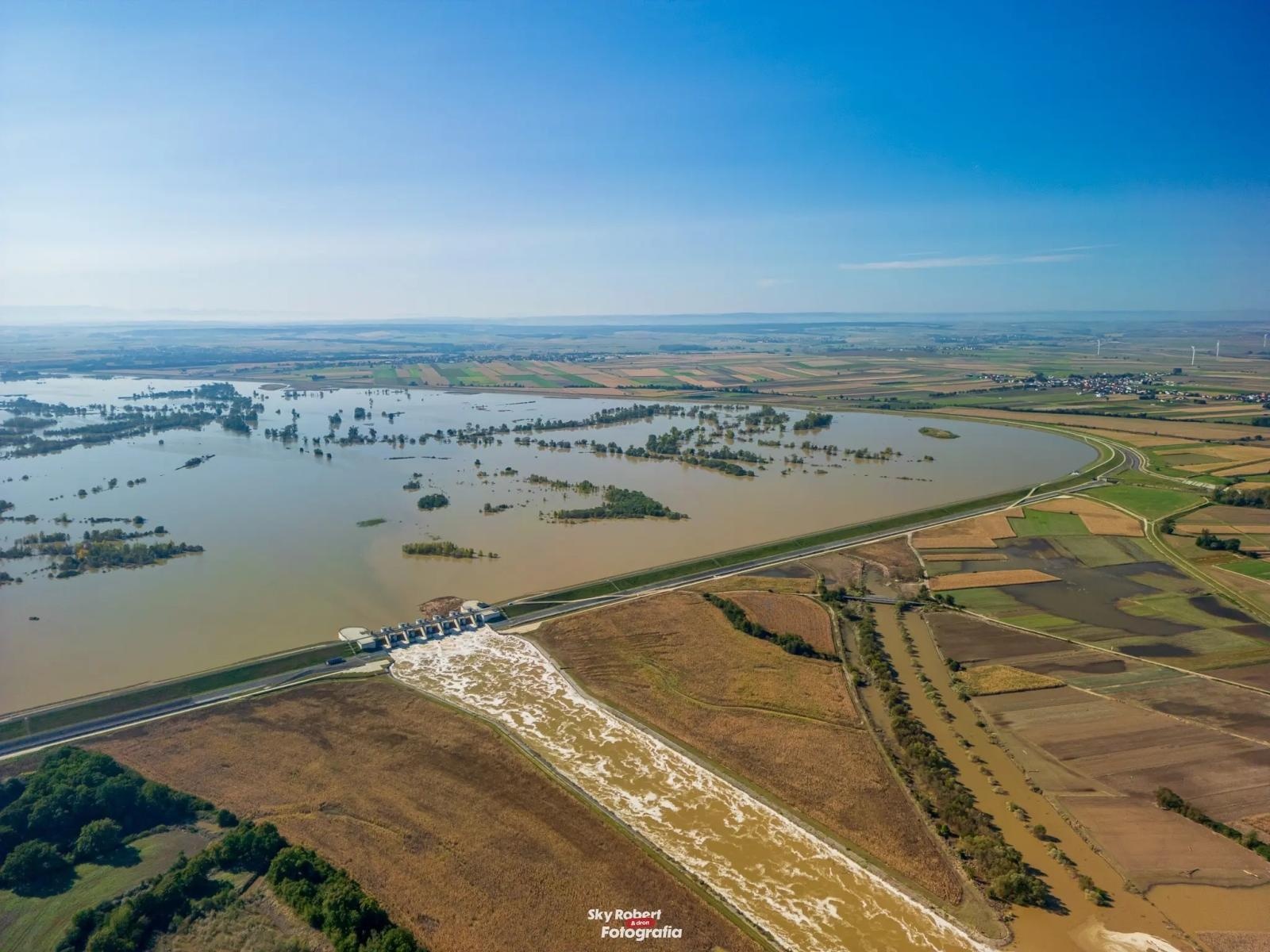 Zdjęcie w galerii na portalu naszwodzislaw.com: Zbiornik Racibórz zakończył pracę. Teraz czeka go przegląd wiadomości z regionu