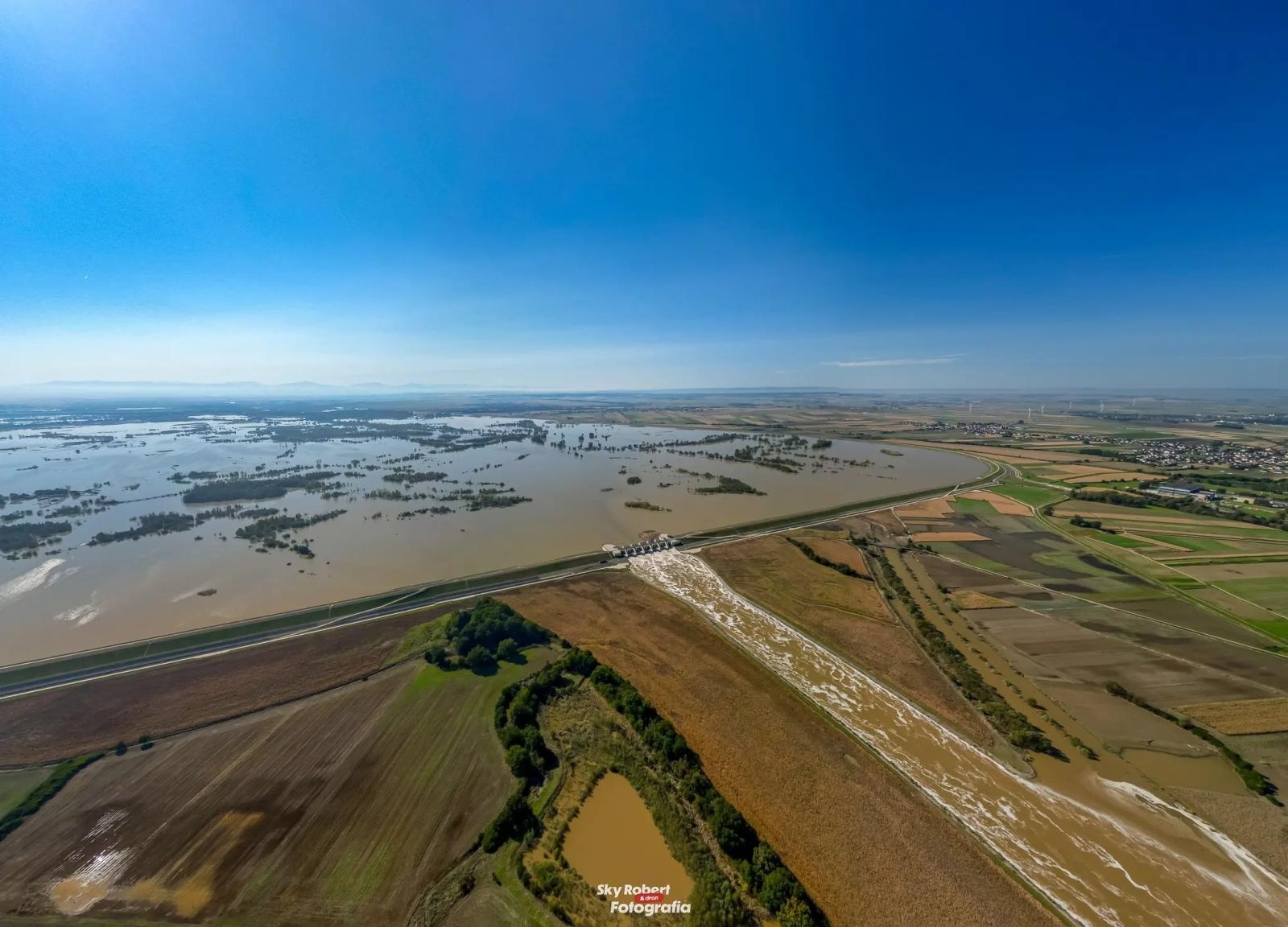 Zdjęcie w galerii na portalu naszwodzislaw.com: Zbiornik Racibórz zakończył pracę. Teraz czeka go przegląd wiadomości z regionu