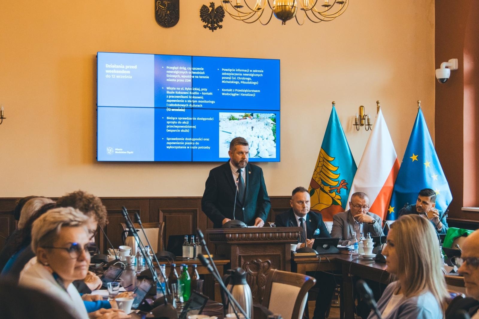 Zdjęcie w galerii na portalu naszwodzislaw.com: Wrześniowa sesja Rady Miasta za nami wiadomości z regionu