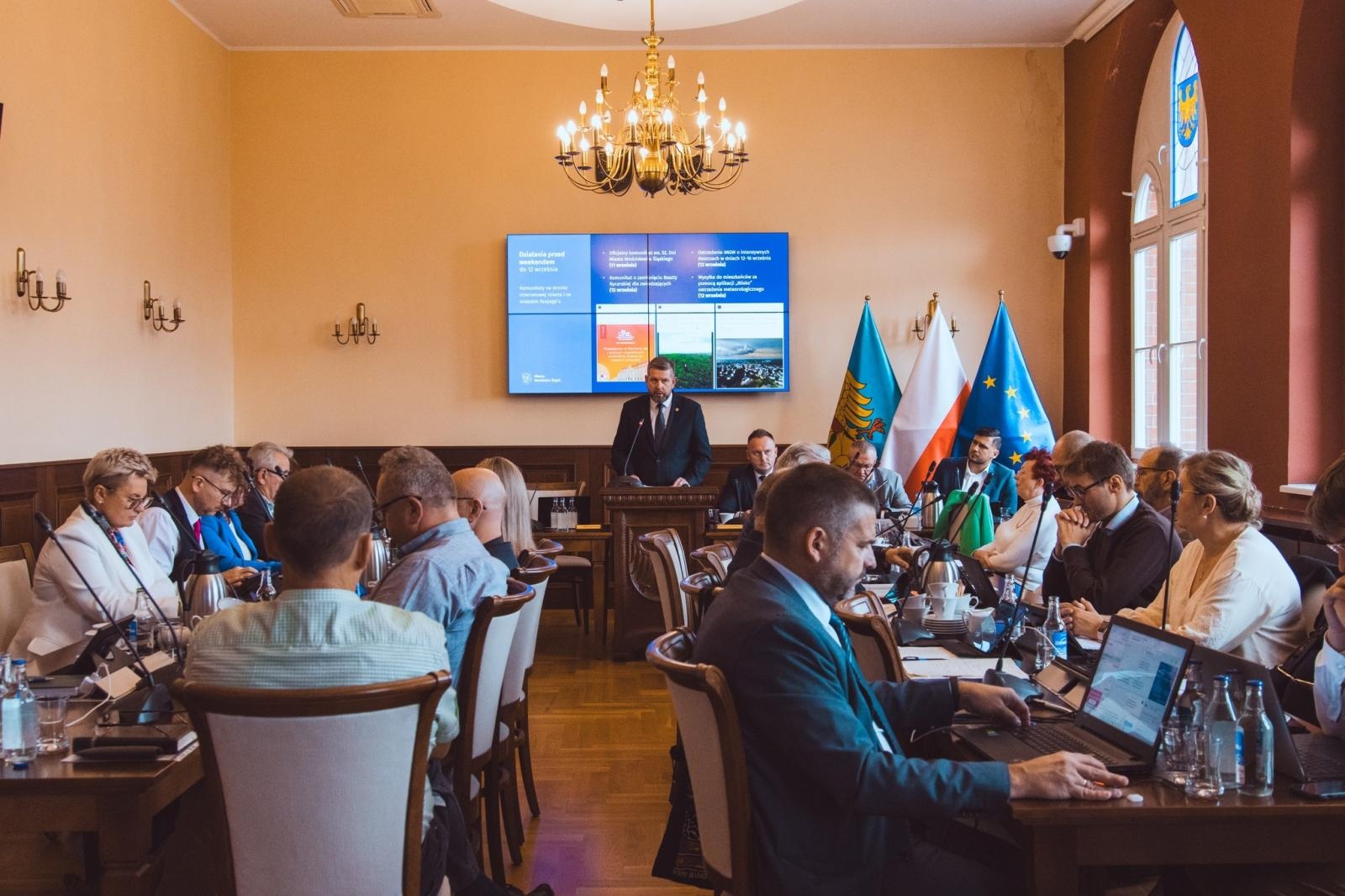 Zdjęcie w galerii na portalu naszwodzislaw.com: Wrześniowa sesja Rady Miasta za nami wiadomości z regionu