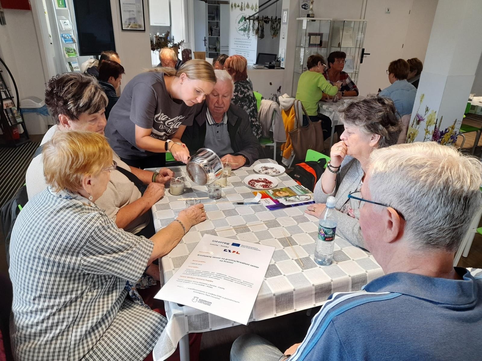 Zdjęcie w galerii na portalu naszwodzislaw.com: Seniorzy z Godowa i czeskiej gminy Petrovice integrowali się w Beskidzie Śląskim [FOTO] wiadomości z regionu