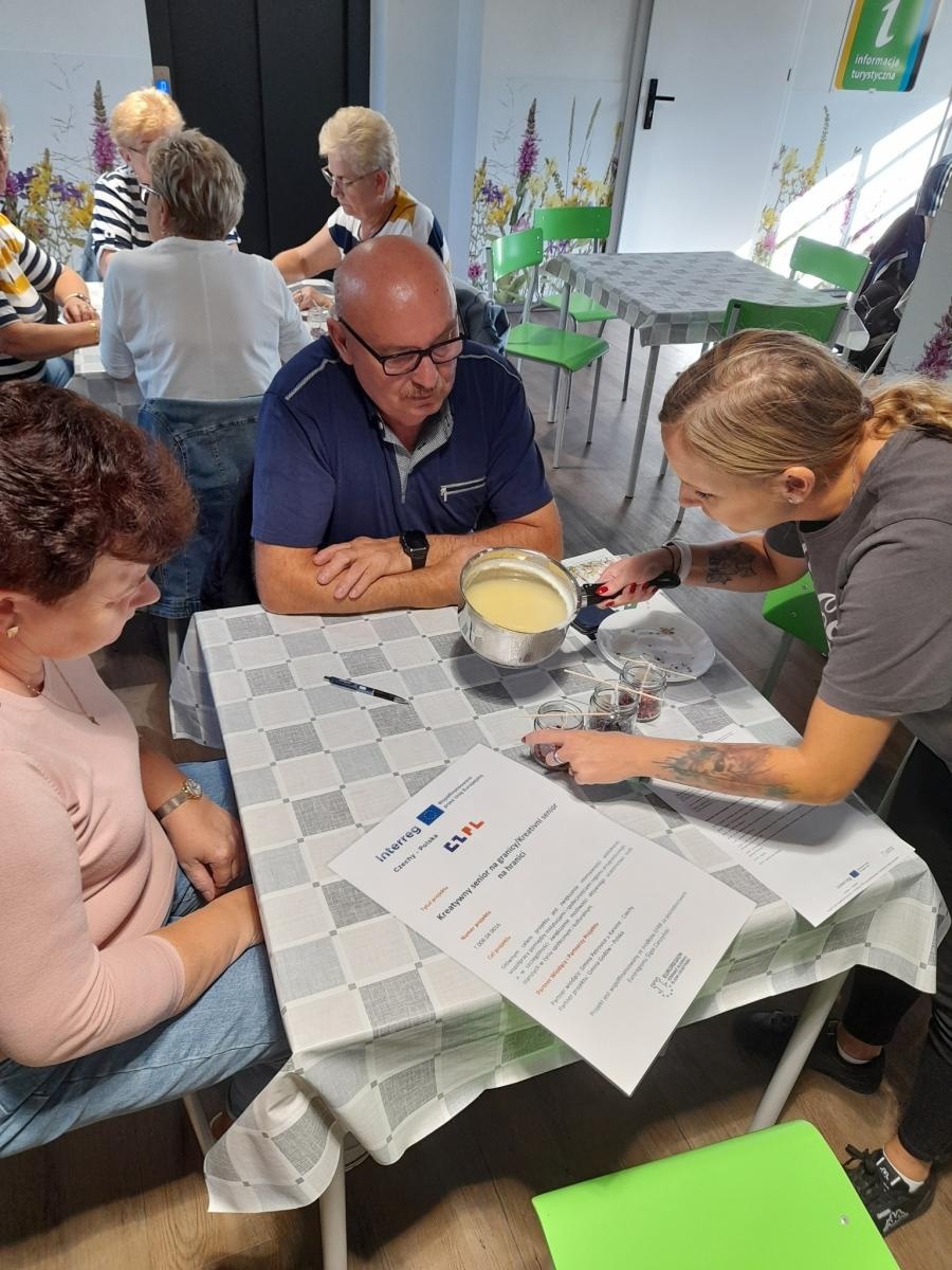 Zdjęcie w galerii na portalu naszwodzislaw.com: Seniorzy z Godowa i czeskiej gminy Petrovice integrowali się w Beskidzie Śląskim [FOTO] wiadomości z regionu