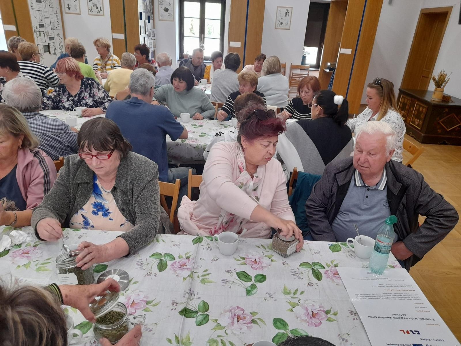 Zdjęcie w galerii na portalu naszwodzislaw.com: Seniorzy z Godowa i czeskiej gminy Petrovice integrowali się w Beskidzie Śląskim [FOTO] wiadomości z regionu