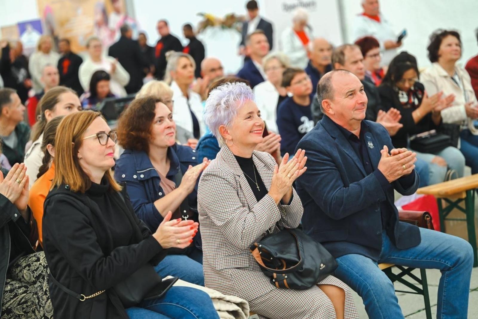 Zdjęcie w galerii na portalu naszwodzislaw.com: Misje sercem Kościoła. Festiwal Chrześcijański dobiegł końca [FOTO] wiadomości z regionu