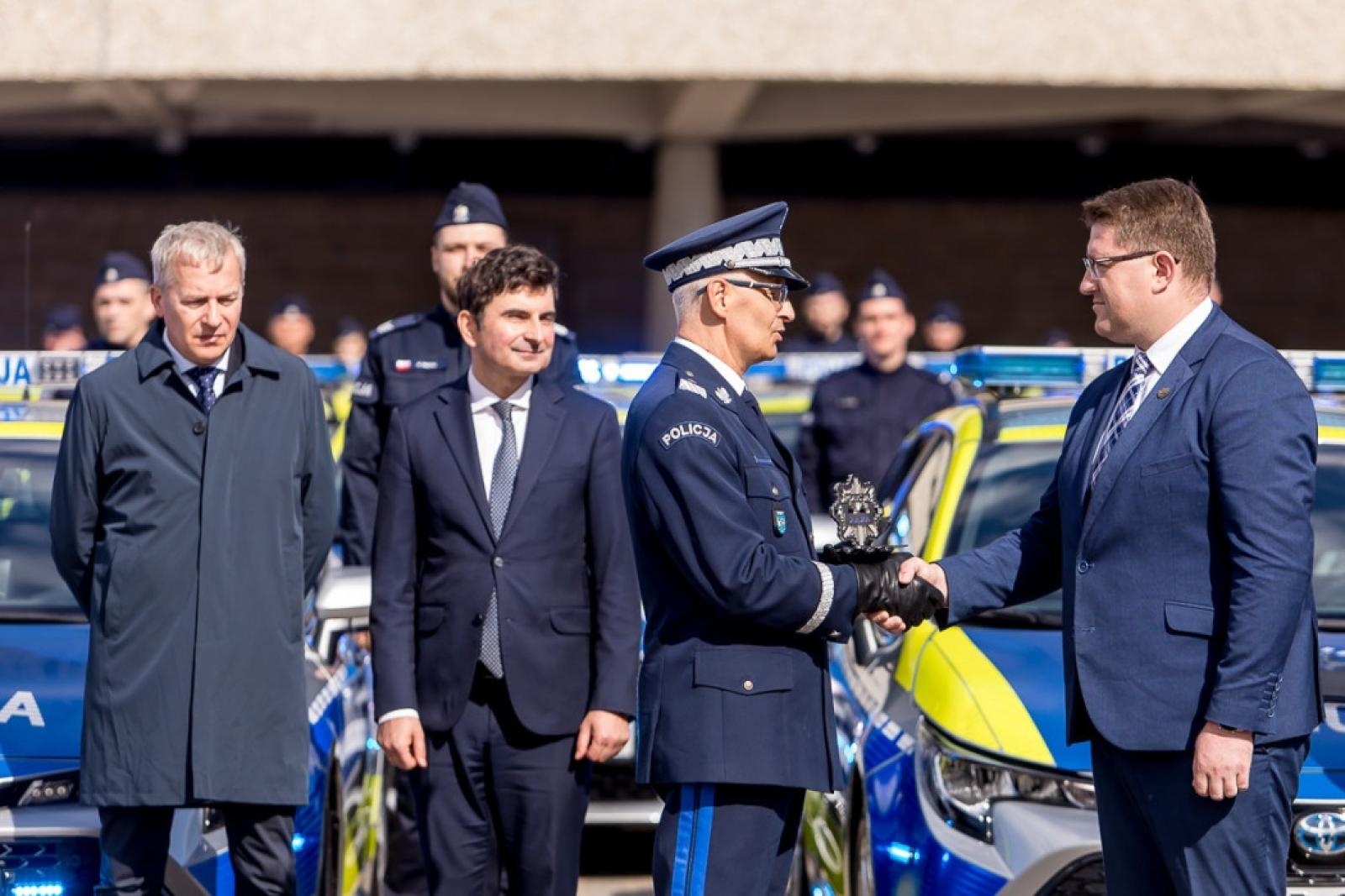 Zdjęcie w galerii na portalu naszwodzislaw.com: Śląska policja dostała 85 nowych radiowozów. Jeden trafi do Wodzisławia Śląskiego wiadomości z regionu