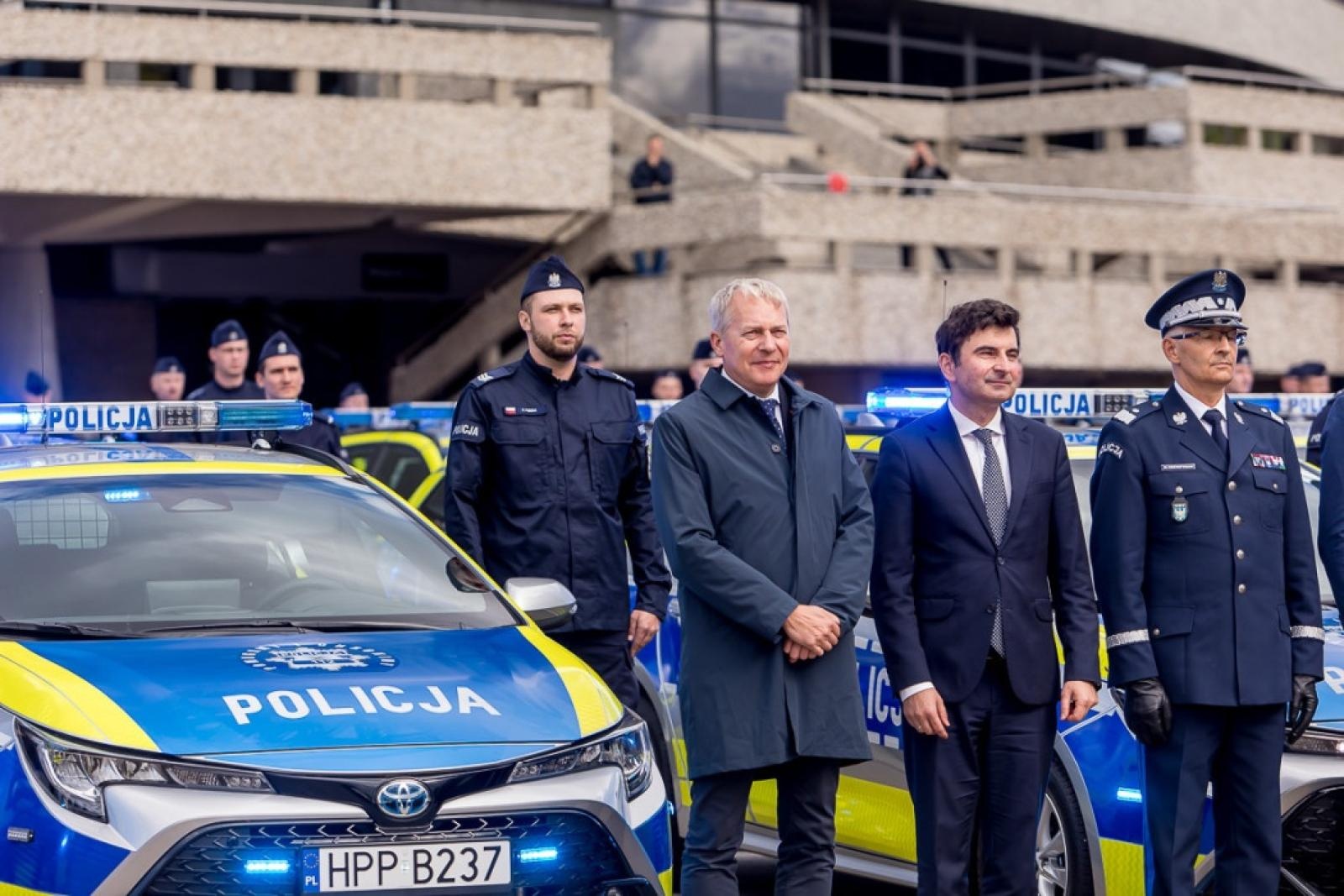 Zdjęcie w galerii na portalu naszwodzislaw.com: Śląska policja dostała 85 nowych radiowozów. Jeden trafi do Wodzisławia Śląskiego wiadomości z regionu