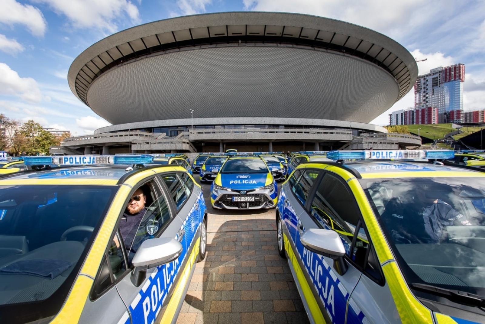 Zdjęcie w galerii na portalu naszwodzislaw.com: Śląska policja dostała 85 nowych radiowozów. Jeden trafi do Wodzisławia Śląskiego wiadomości z regionu