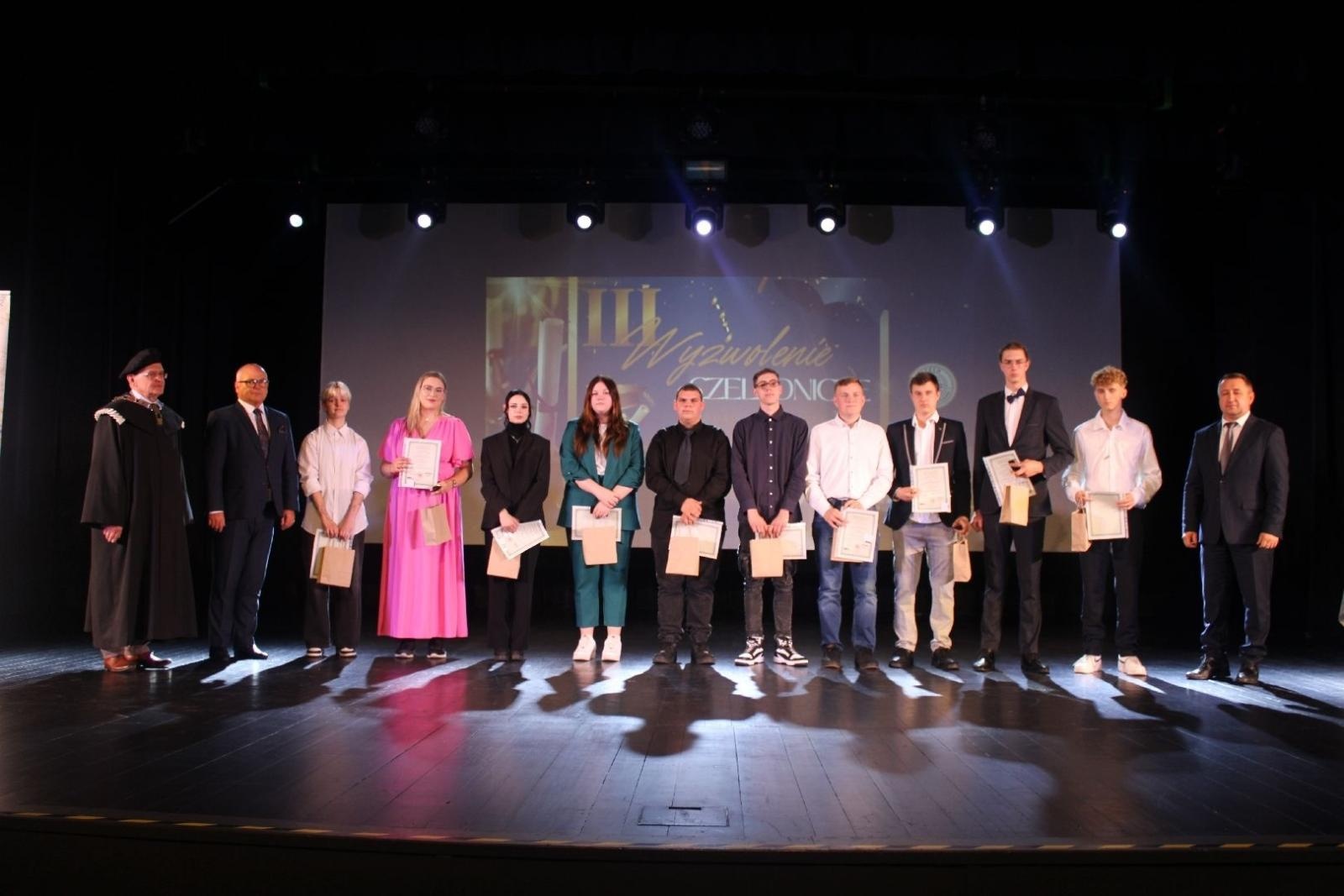 Zdjęcie w galerii na portalu naszwodzislaw.com: Czeladnicy zostali wyzwoleni [FOTO] wiadomości z regionu