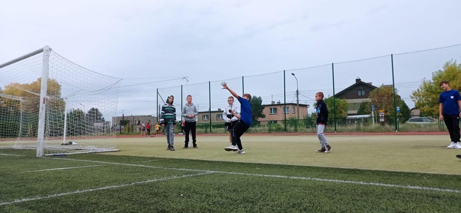 Zdjęcie w galerii na portalu naszwodzislaw.com: Powiatowe eliminacje lekkoatletyczne za nami wiadomości z regionu