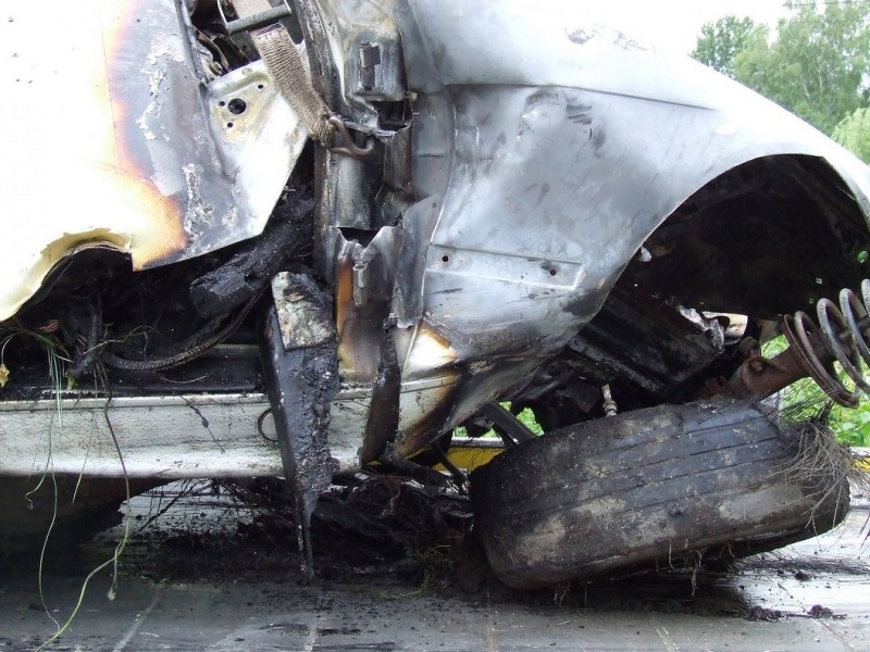 Zdjęcie w galerii na portalu naszwodzislaw.com: Dwóch 23-latków spłonęło w samochodzie wiadomości z regionu