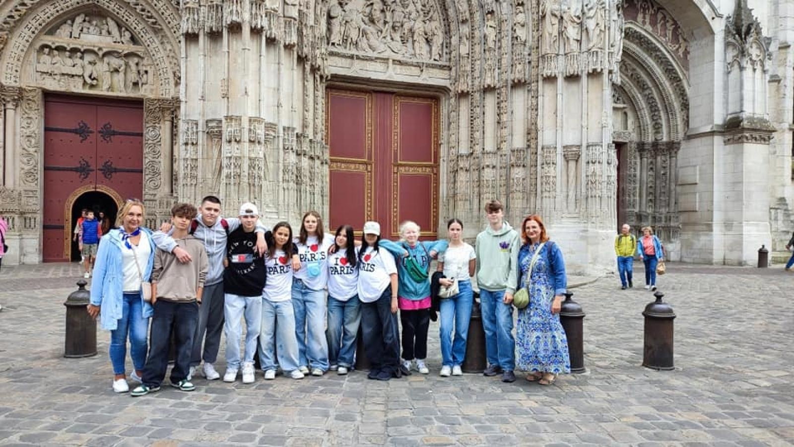 Zdjęcie w galerii na portalu naszwodzislaw.com: Wyjątkowa podróż uczniów SP1 do Francji [FOTO] wiadomości z regionu