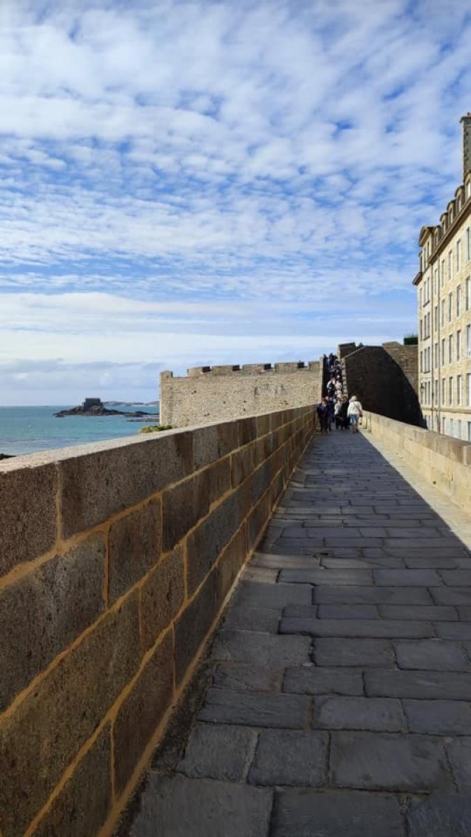 Zdjęcie w galerii na portalu naszwodzislaw.com: Wyjątkowa podróż uczniów SP1 do Francji [FOTO] wiadomości z regionu