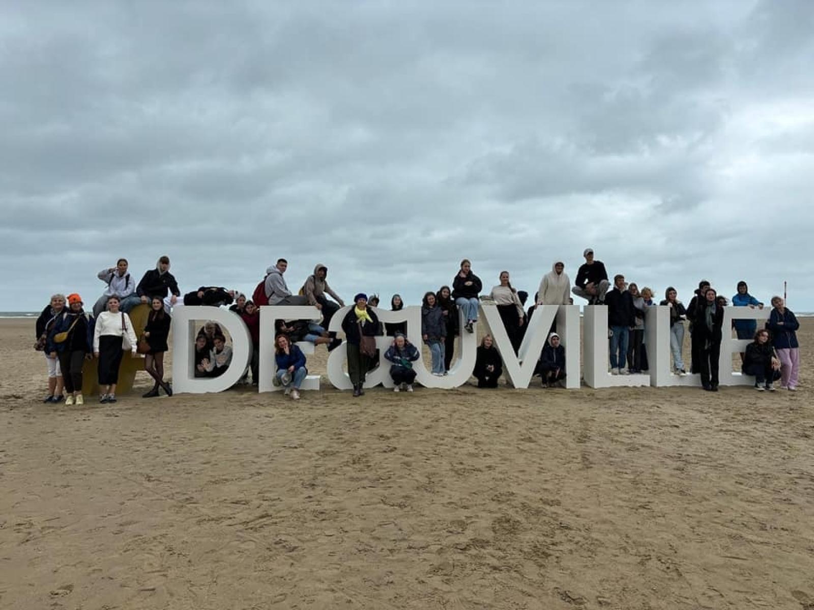 Zdjęcie w galerii na portalu naszwodzislaw.com: Wyjątkowa podróż uczniów SP1 do Francji [FOTO] wiadomości z regionu