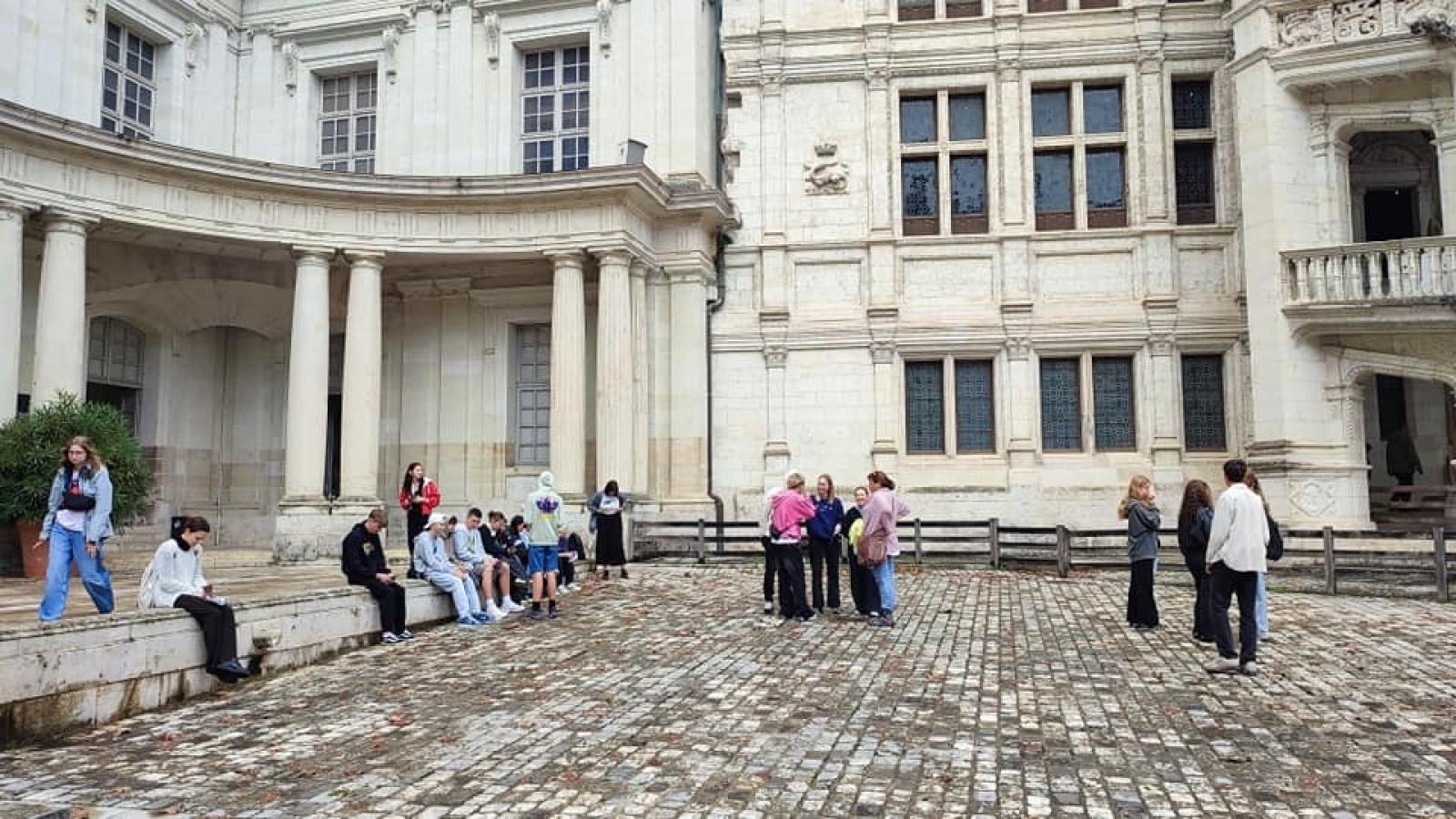 Zdjęcie w galerii na portalu naszwodzislaw.com: Wyjątkowa podróż uczniów SP1 do Francji [FOTO] wiadomości z regionu