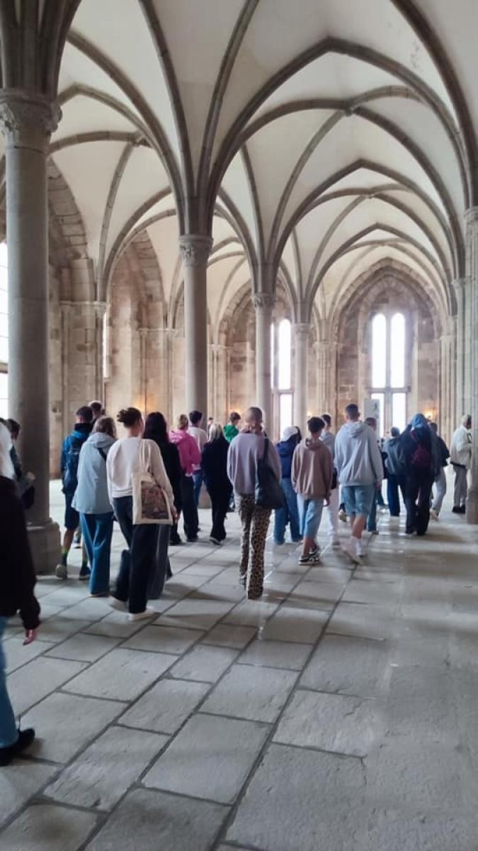 Zdjęcie w galerii na portalu naszwodzislaw.com: Wyjątkowa podróż uczniów SP1 do Francji [FOTO] wiadomości z regionu